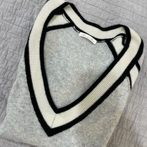 Minnie Rose 100% cashmere sweater